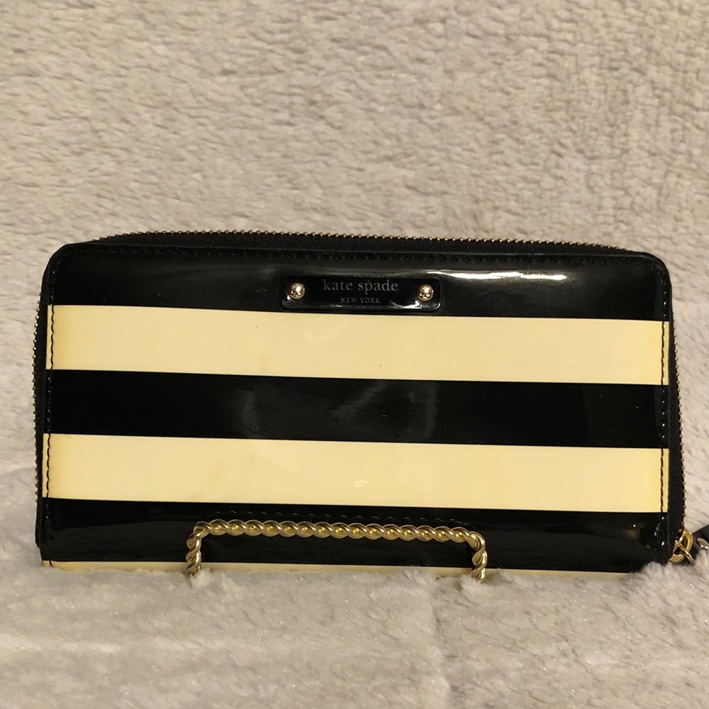 kate spade Black and Cream Striped Patent Zip Wallet with Gold Hardware